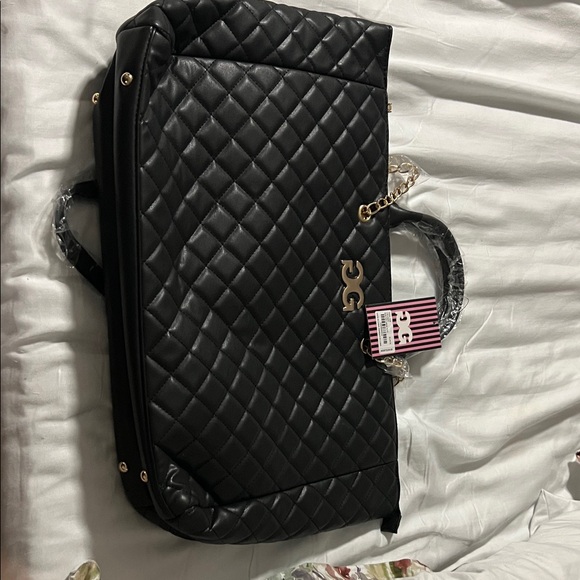 GG Collection Handbags - GG Collection Black Quilted Travel Bag